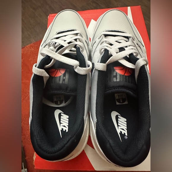 Brand new men’s Nike size 8 full force low - Picture 3 of 5